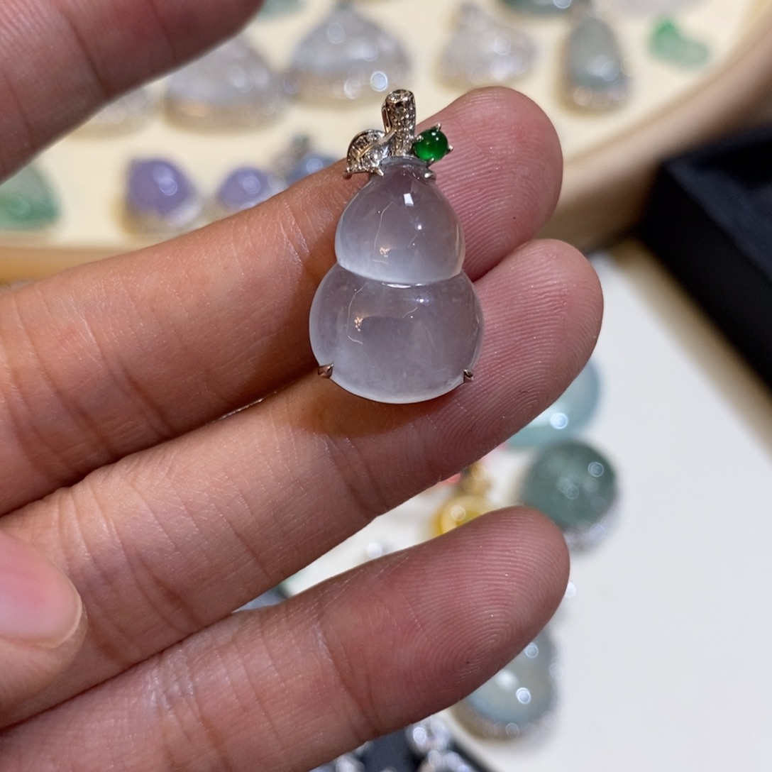 翡翠18K金镶嵌吊坠(不含链)葫芦