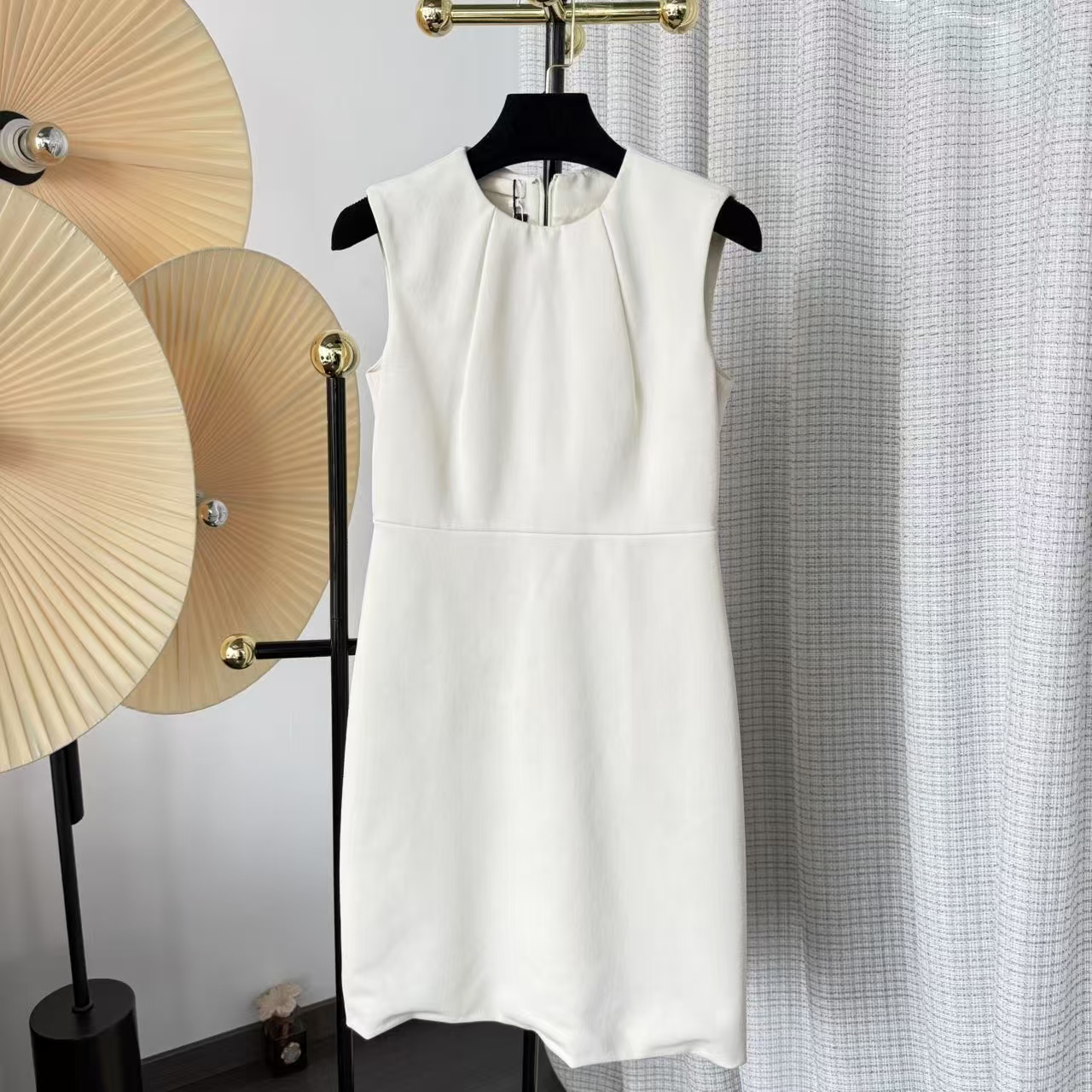 99新 Prada/普拉达 米白色无袖连衣裙 38码 肩宽 35胸围84 