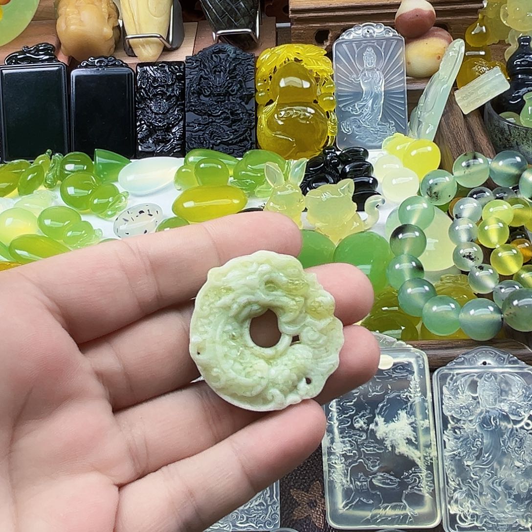 岫玉未镶嵌吊坠(不含链)