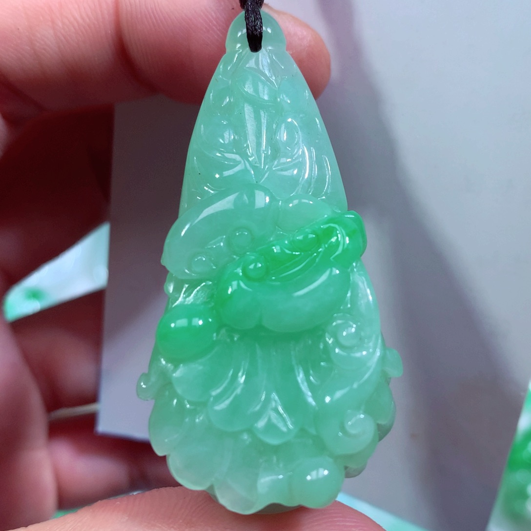 翡翠颈饰未镶嵌缅甸翡翠