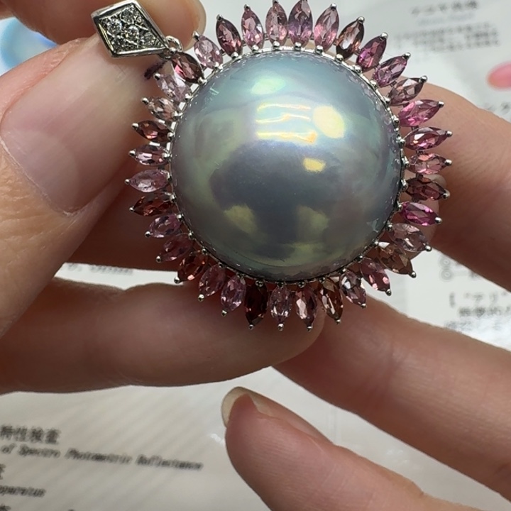 未镶嵌拼合珍珠（马贝珠）颈饰