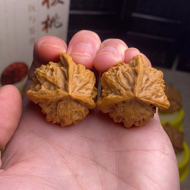 文玩核桃把件盘山三棱微修打底