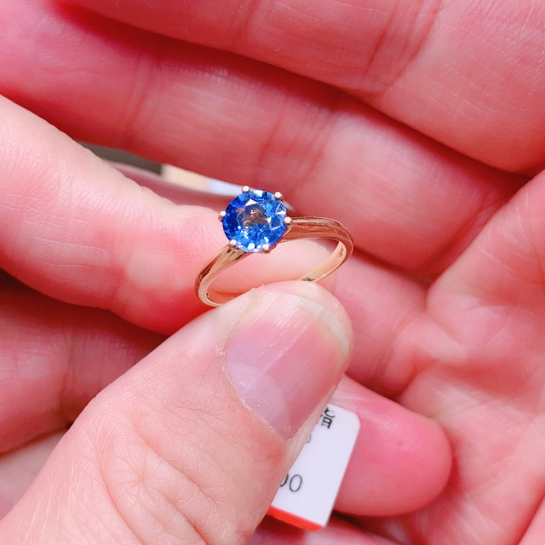 蓝宝石戒指18K金镶嵌