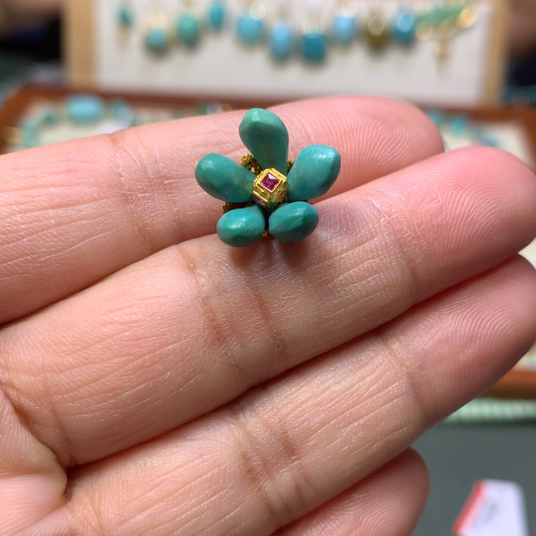 绿松石18K金镶嵌卡子