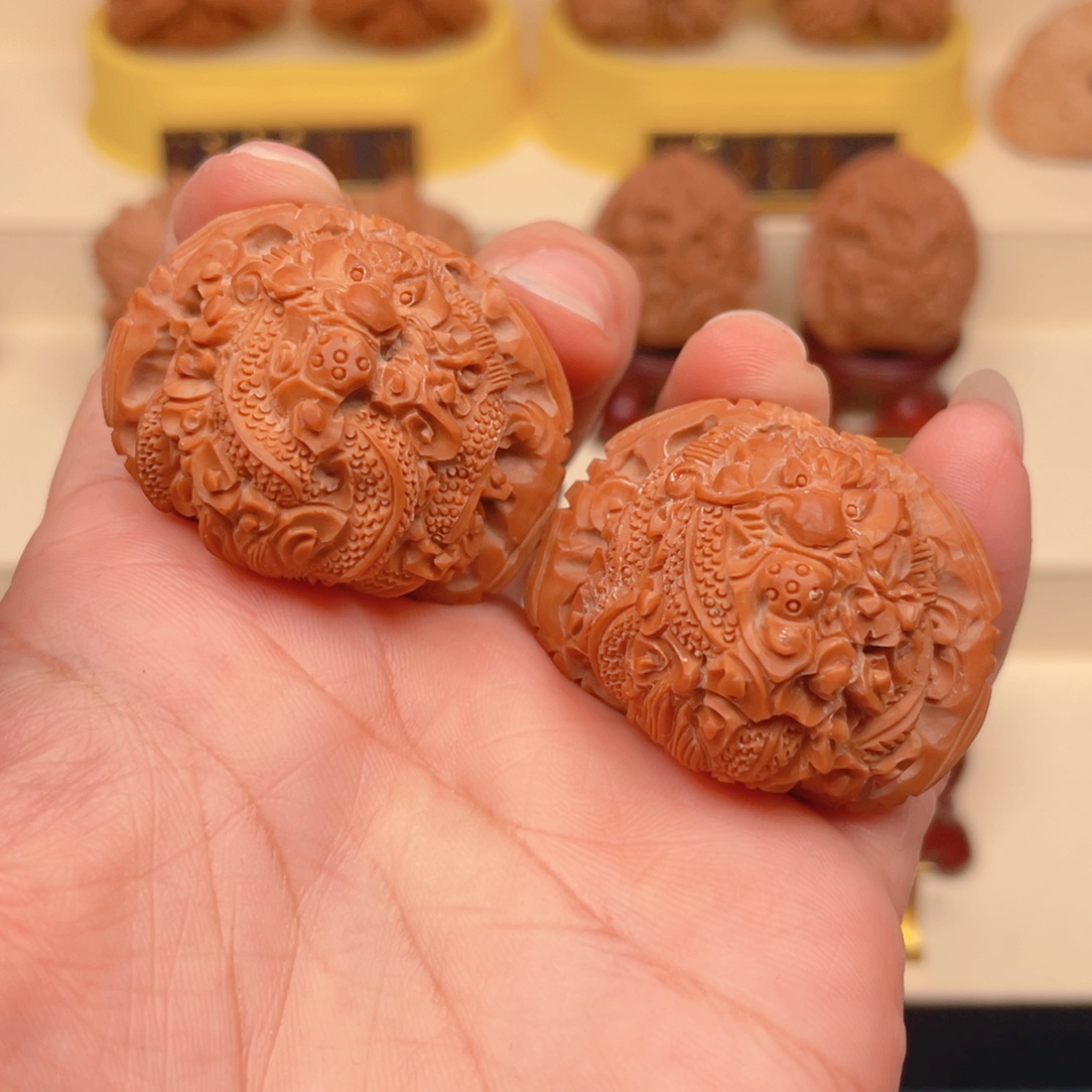 把件文玩核桃二龙戏珠40白狮子