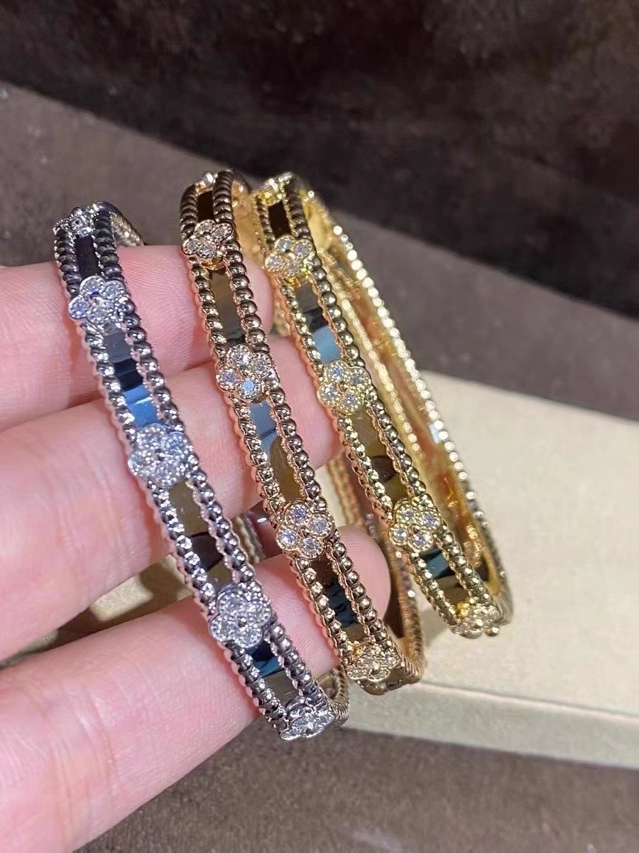 合金项链 微瑕孤品 时尚气质小众轻奢合金手镯女士钛钢配饰品