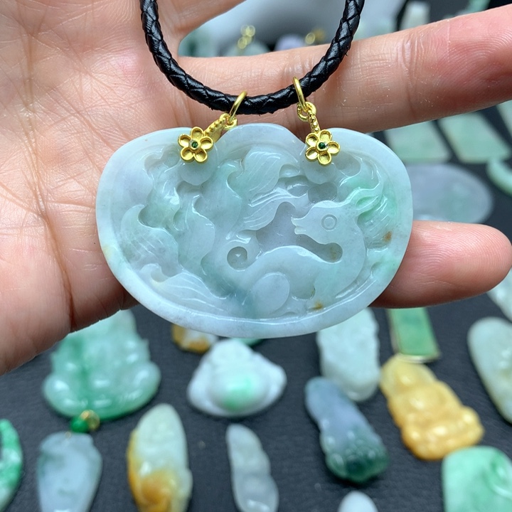 翡翠颈饰未镶嵌天然A货翡翠