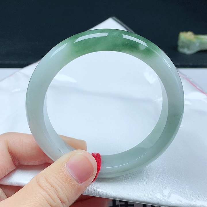 翡翠手镯未镶嵌天然翡翠手镯