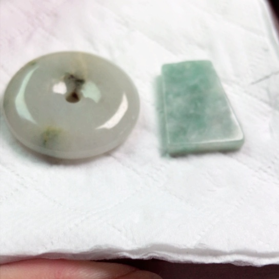 翡翠颈饰未镶嵌杨*生吊坠