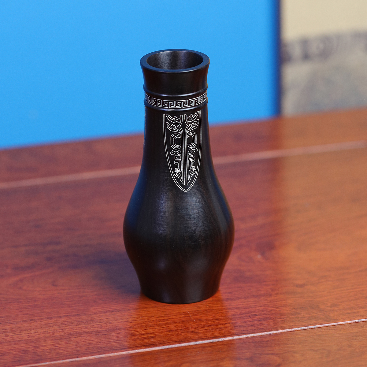 紫光檀饕餮赏瓶整木挖嵌银粉中式书房创意把件插花赏器