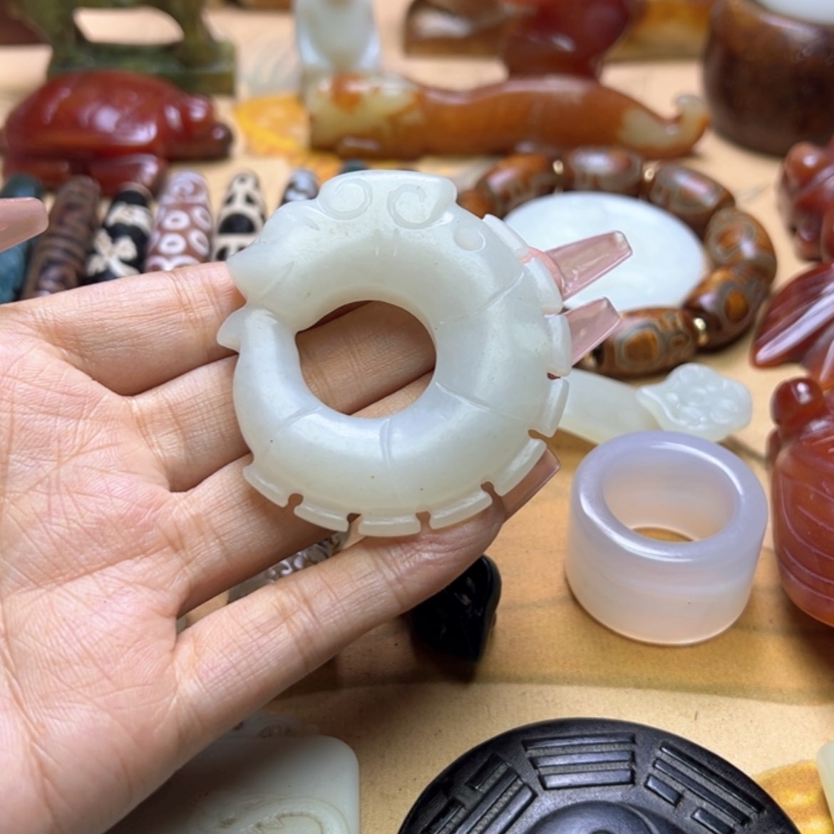 【闪购商品】蛇纹石玉颈饰未镶嵌