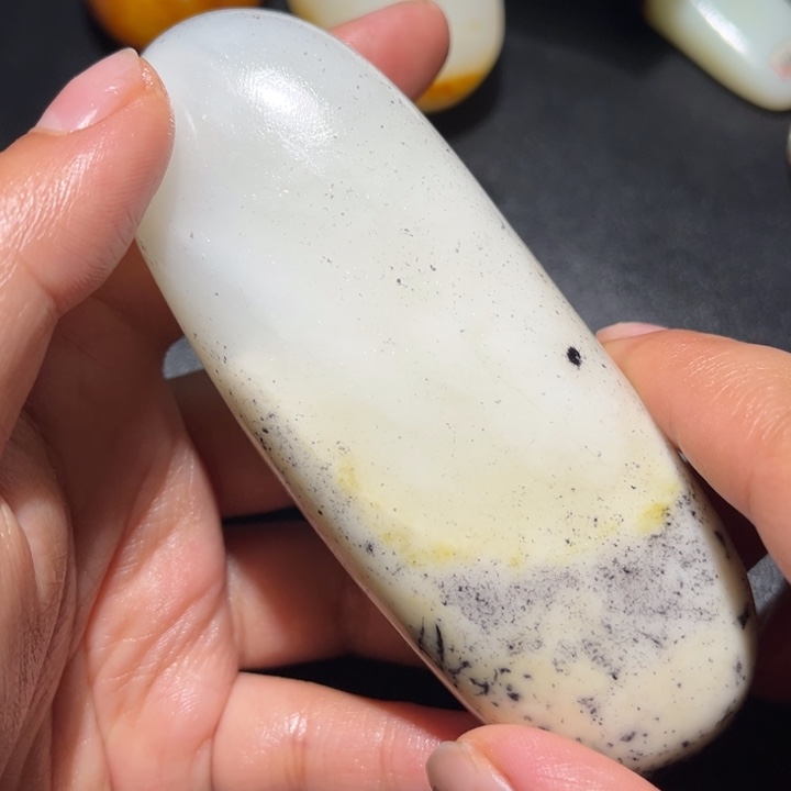 和田玉未镶嵌珠宝奇石