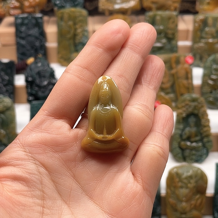 翡翠颈饰未镶嵌天然翡翠A货素衣