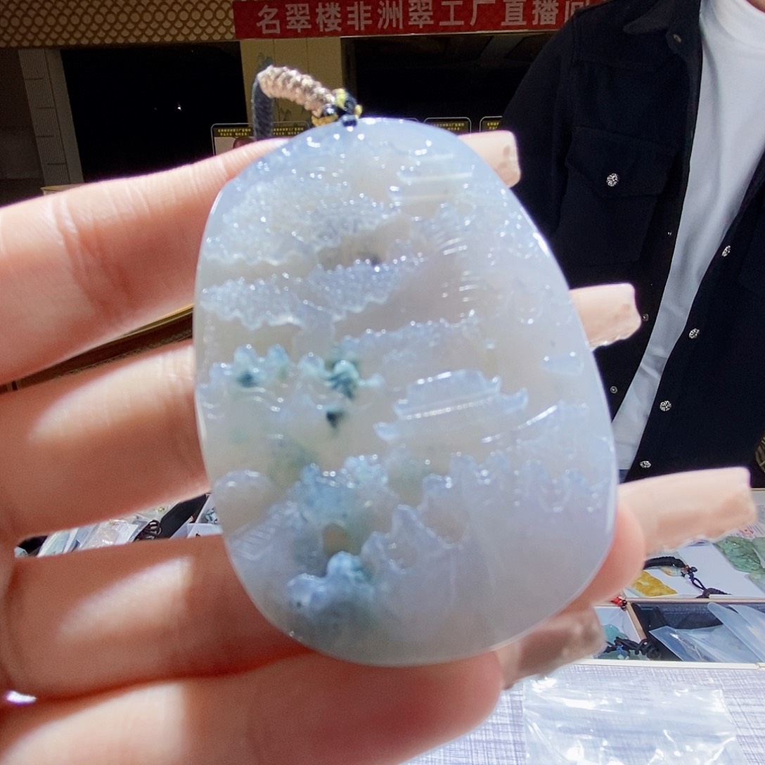 翡翠颈饰未镶嵌翡翠