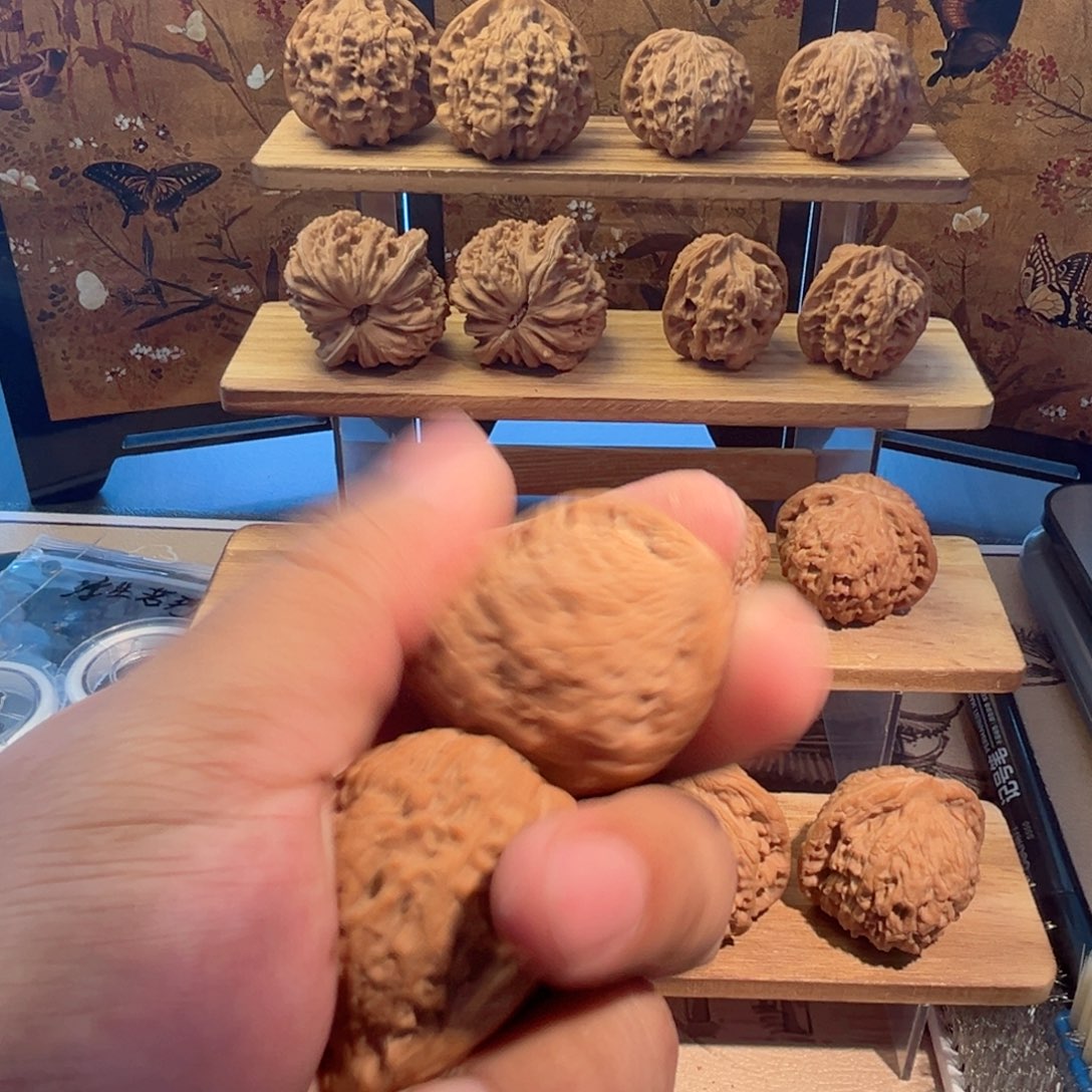 文玩核桃把件喔***人