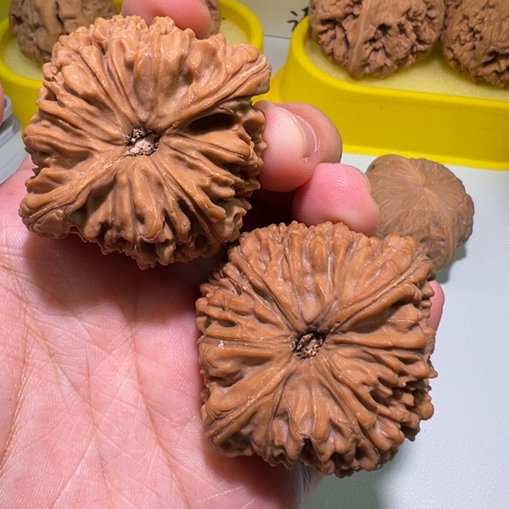 把件文玩核桃南疆石