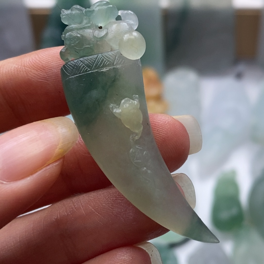 未镶嵌定制翡翠哥***糖毛货无鉴赏期