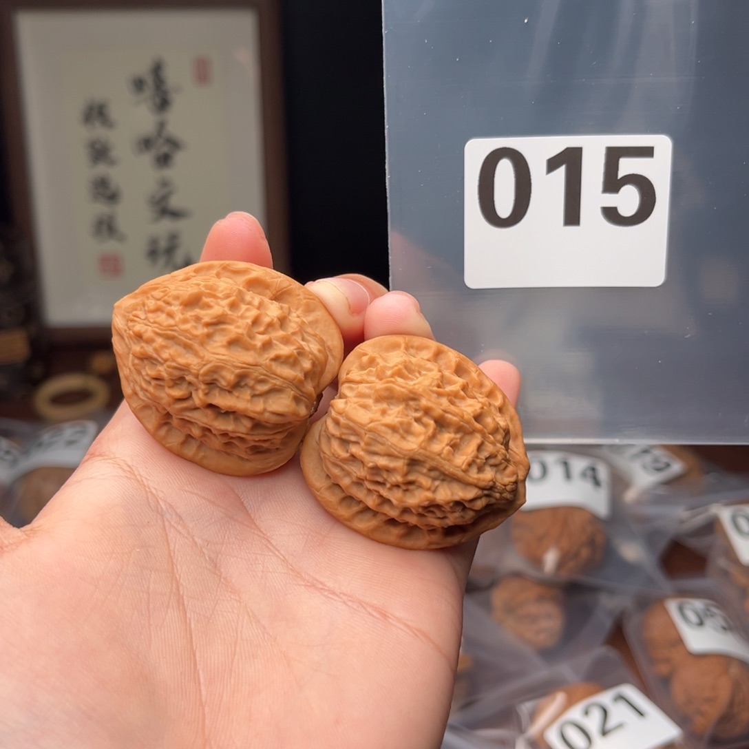 文玩核桃吊坠金牛全品37