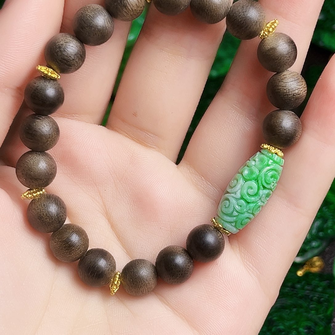 颈饰未镶嵌翡翠多样性