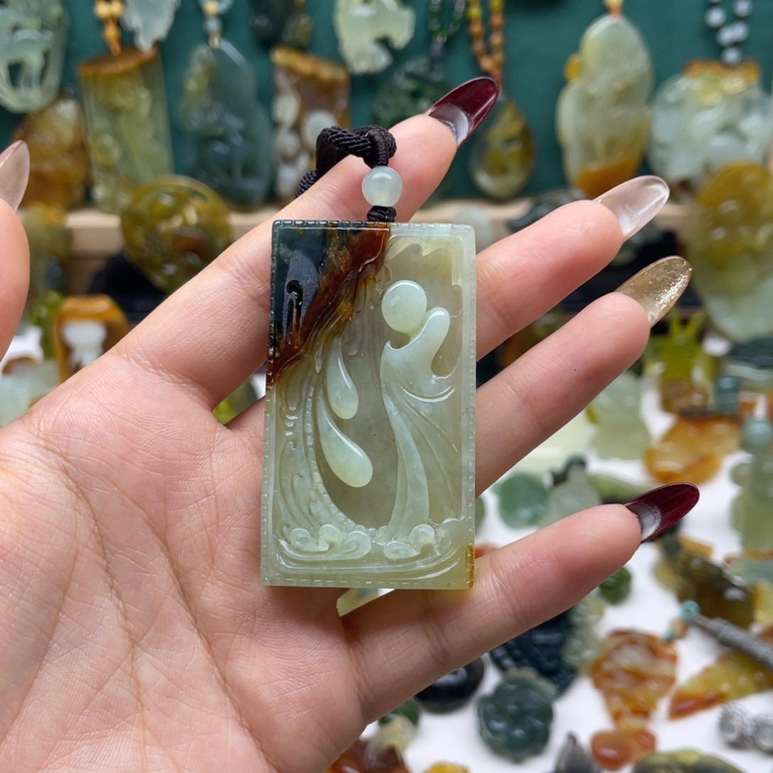 蛇纹石玉颈饰未镶嵌