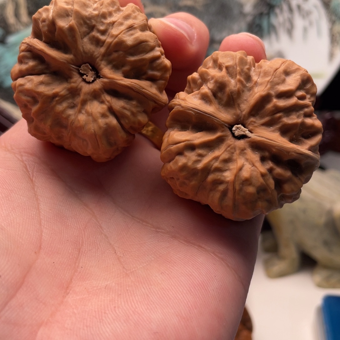 玩***任核桃蛤蟆头文玩C25