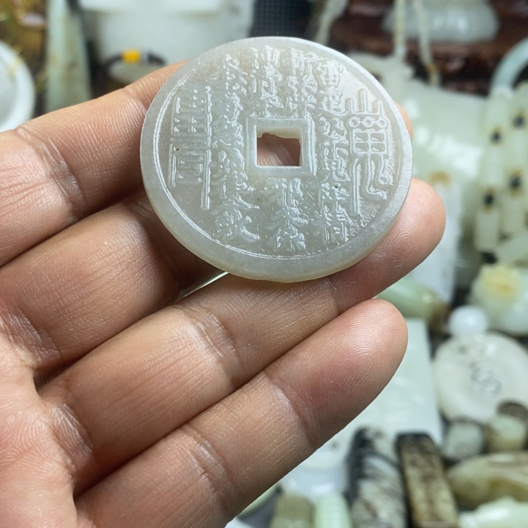 珍***宝和田玉（糖玉）未镶嵌颈饰