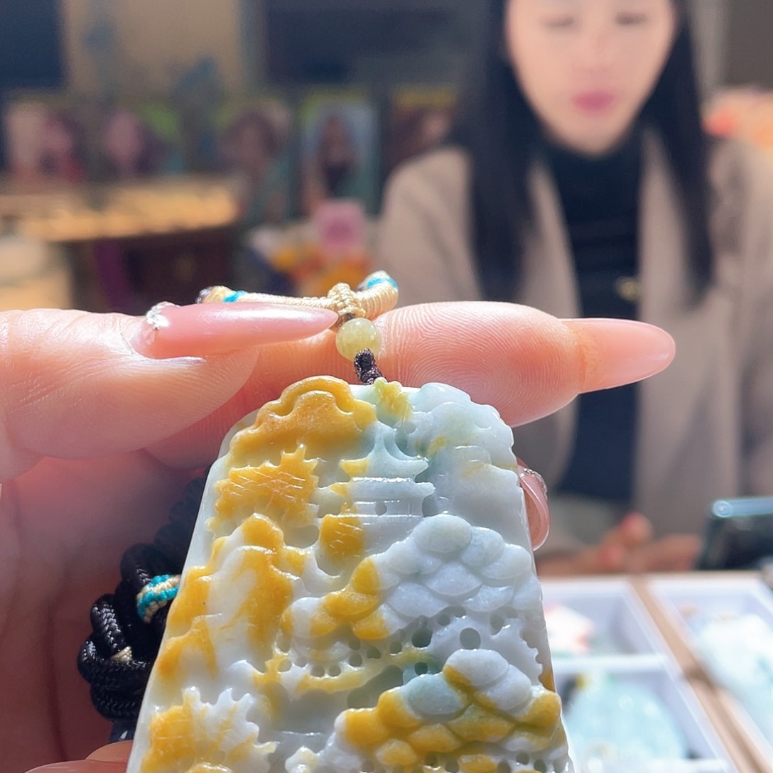 翡翠颈饰未镶嵌一个