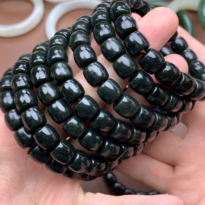 和田玉未镶嵌手镯拍一发一