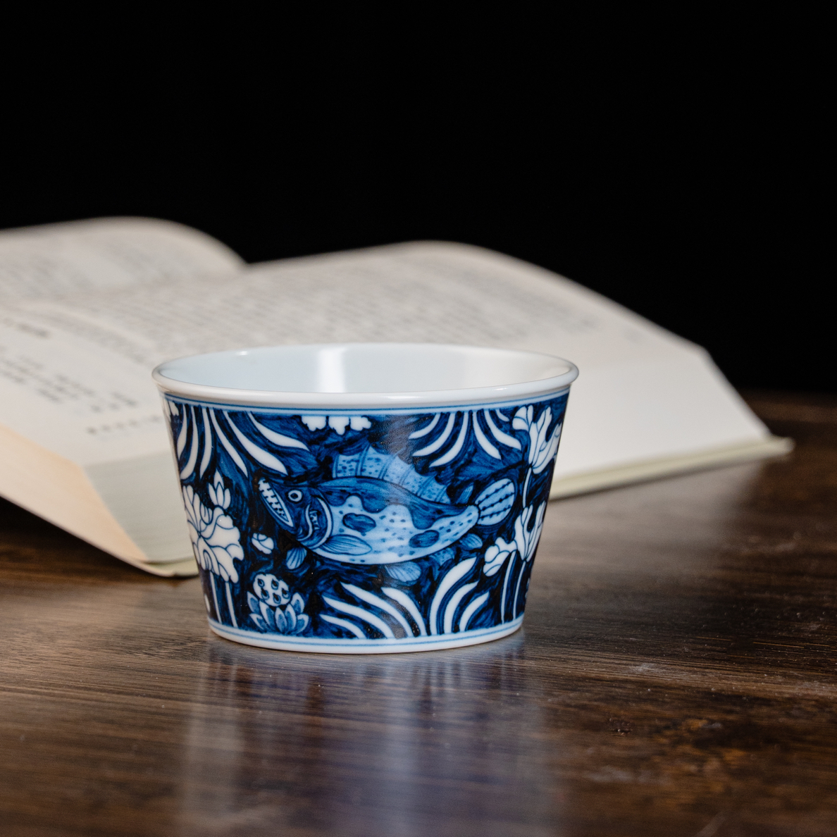 龙月斋全青花重器鱼藻多鱼冰淇凌杯