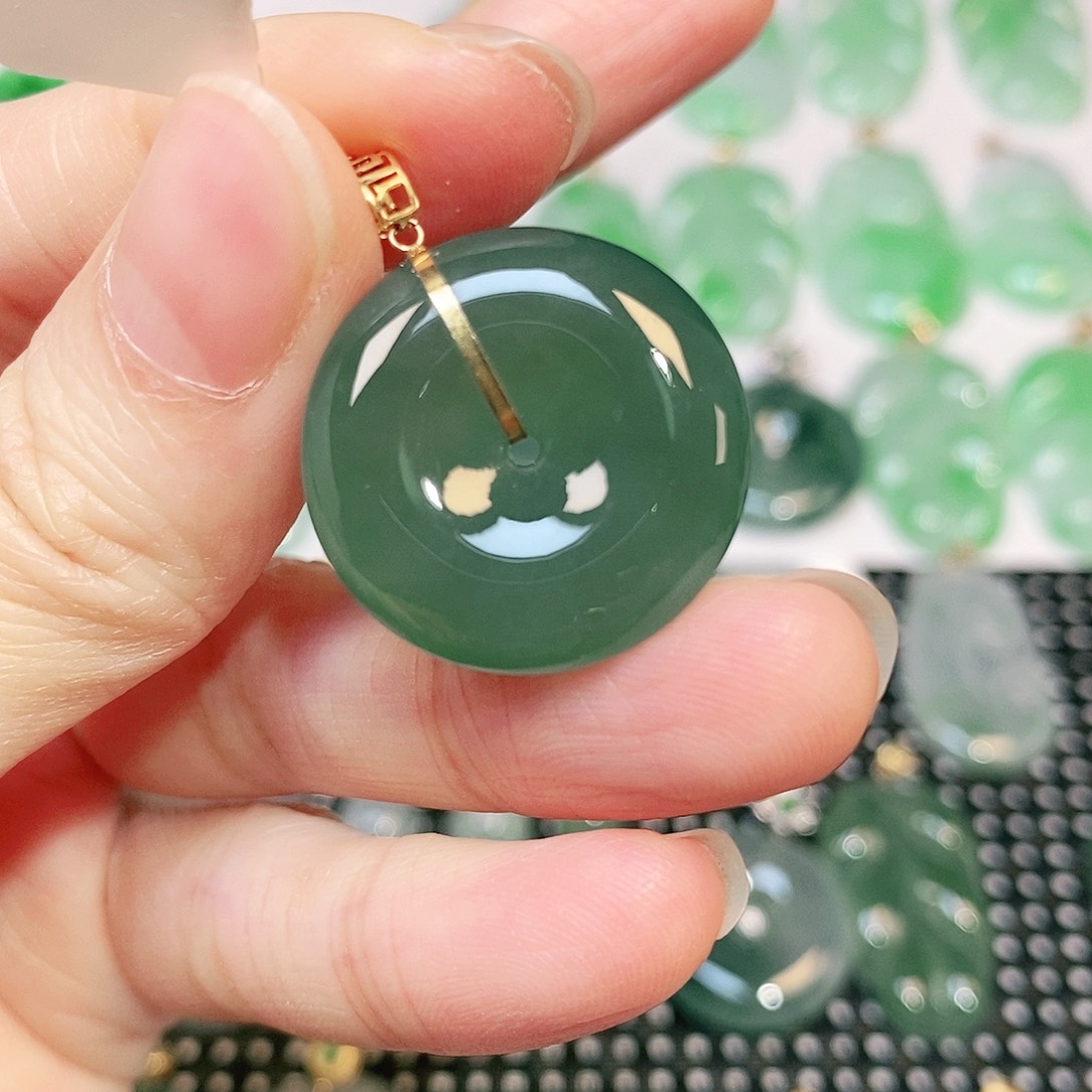 翡翠吊坠(不含链)未镶嵌