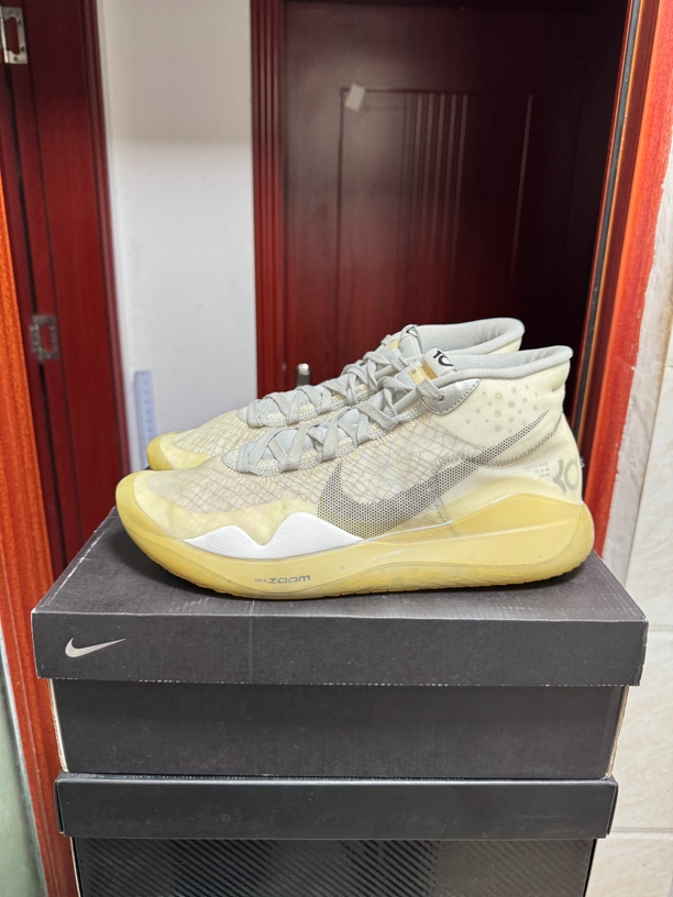 44码 KD12 白银 太极阴阳 9新成色 无原盒 篮球鞋 