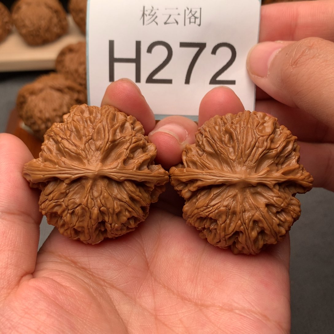 文玩核桃把件43红皮苹果园