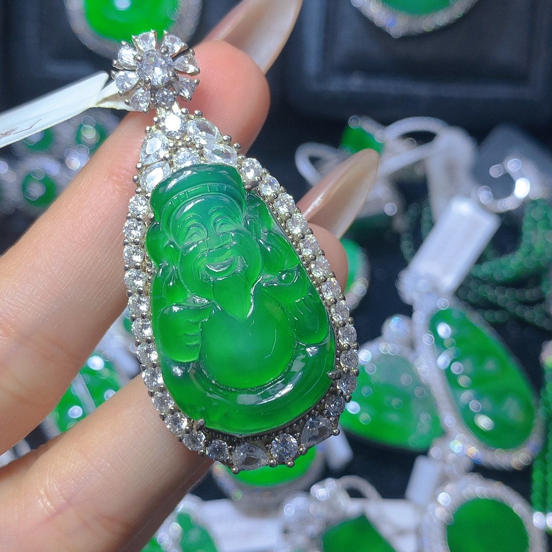 翡翠颈饰银S925镶嵌翡翠