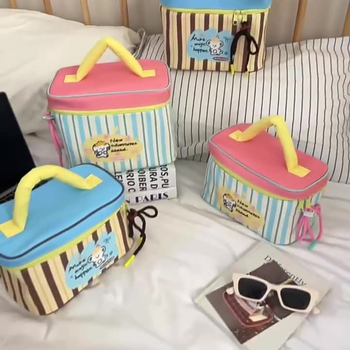 原创条纹小狗化妆包大容量女手提收纳包便携旅行护肤品洗漱收纳袋