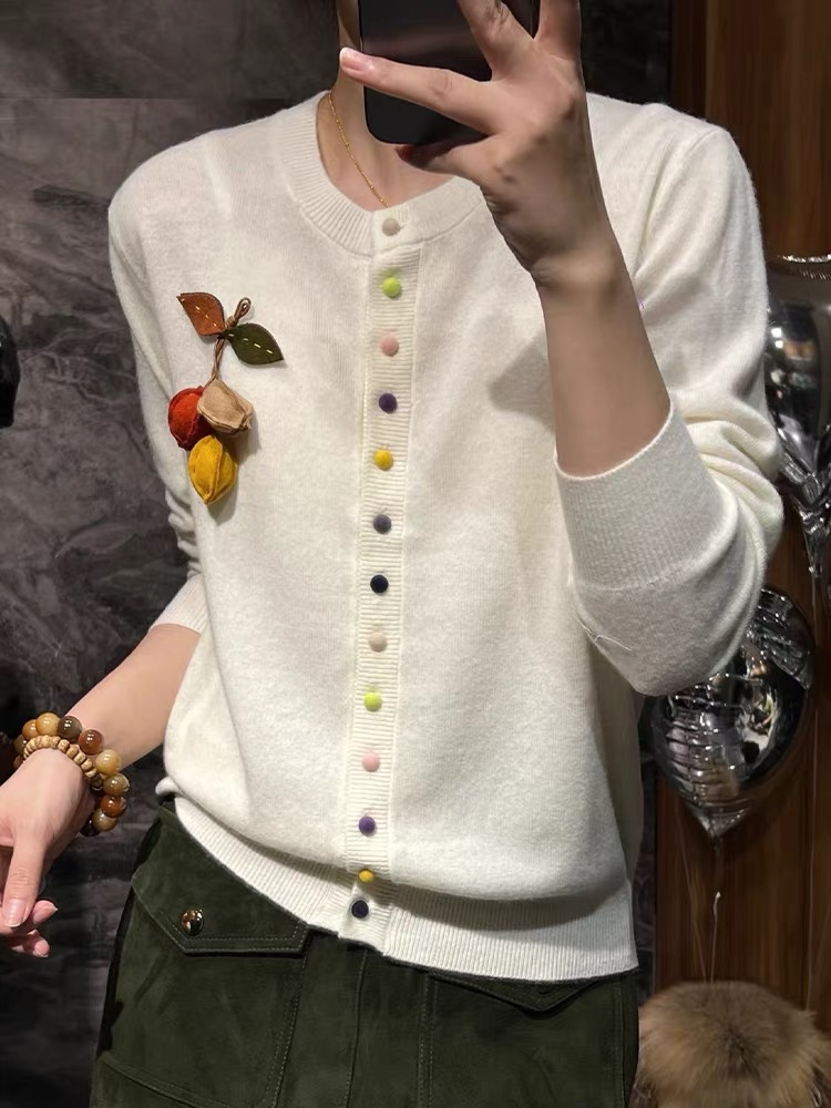 Q1505欧洲站圆领长袖毛衣2025秋冬欧韩时尚彩扣减龄显瘦针织开衫