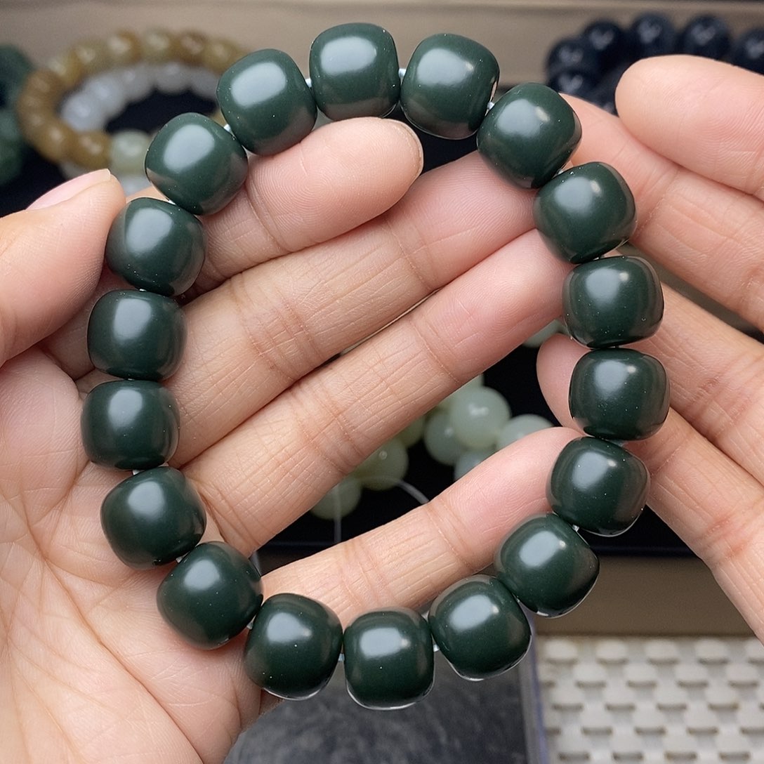 未镶嵌和田玉手链卡13