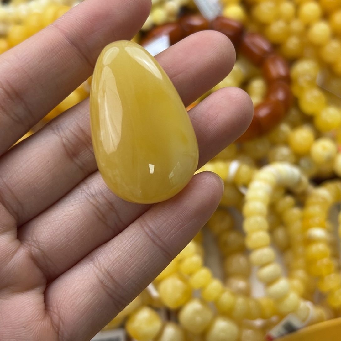 琥珀珠宝奇石未镶嵌