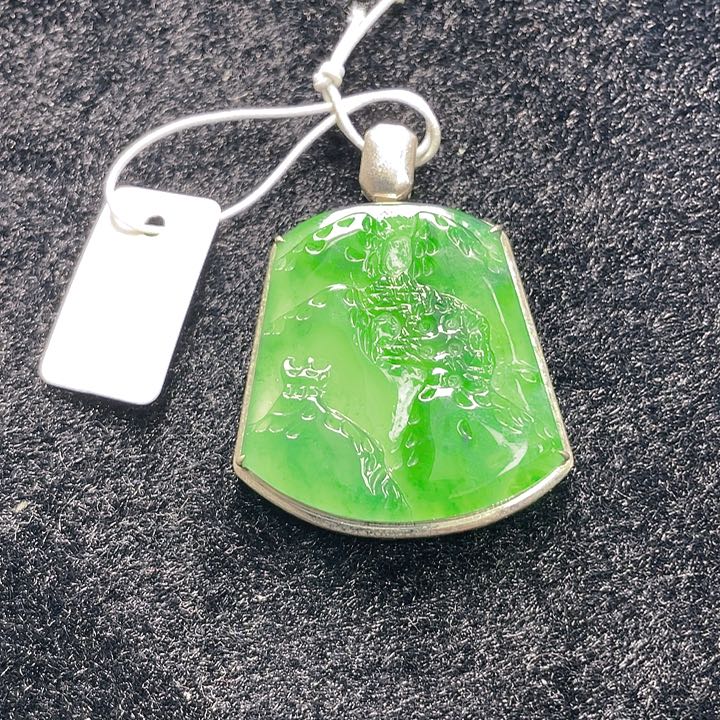 翡翠颈饰未镶嵌33，