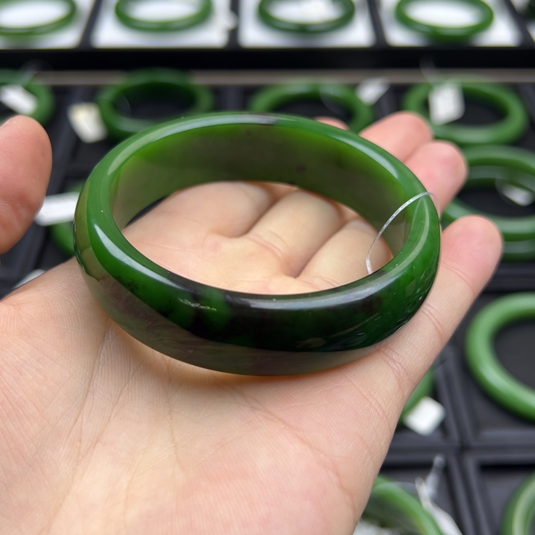 和田玉（碧玉）未镶嵌手镯