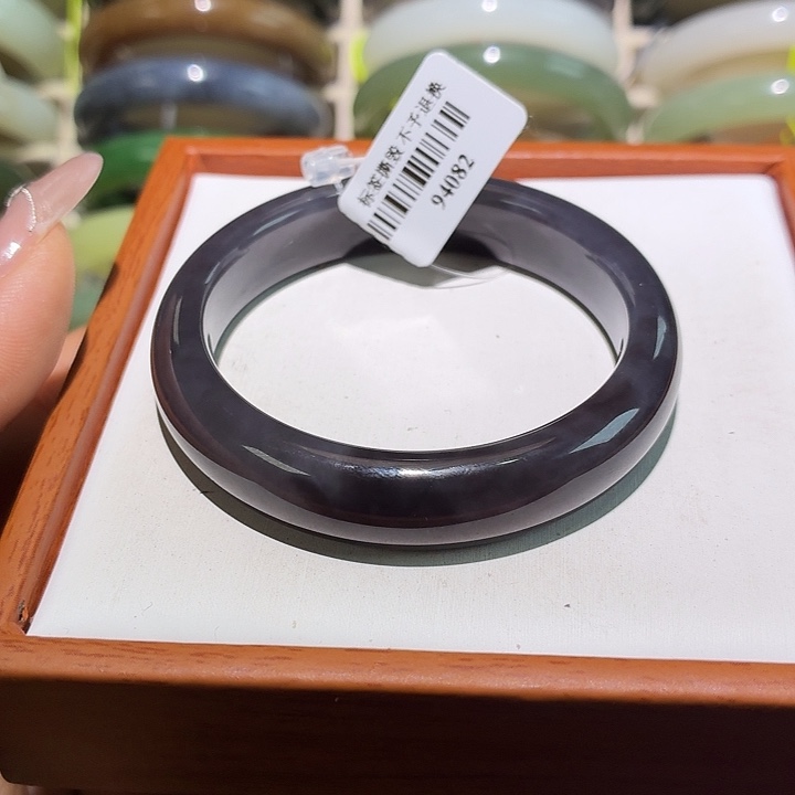 和田玉未镶嵌手镯17号50+