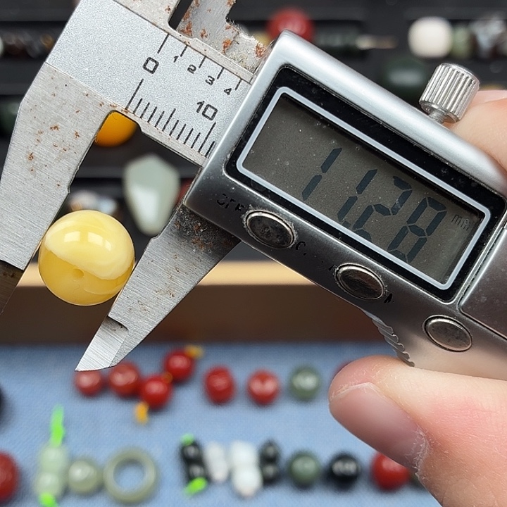 蜜蜡未镶嵌裸石我也