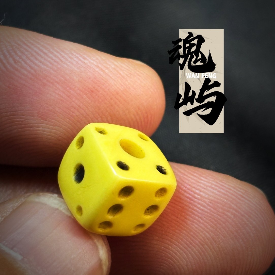 黄料10*9老黄料吉祥天母法器配饰藏传文玩趣味收藏一物一图