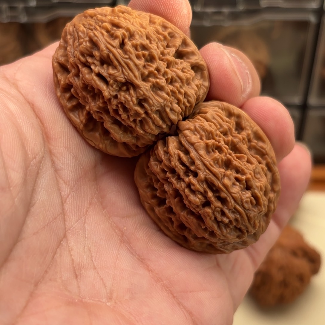 文玩核桃把件南疆石