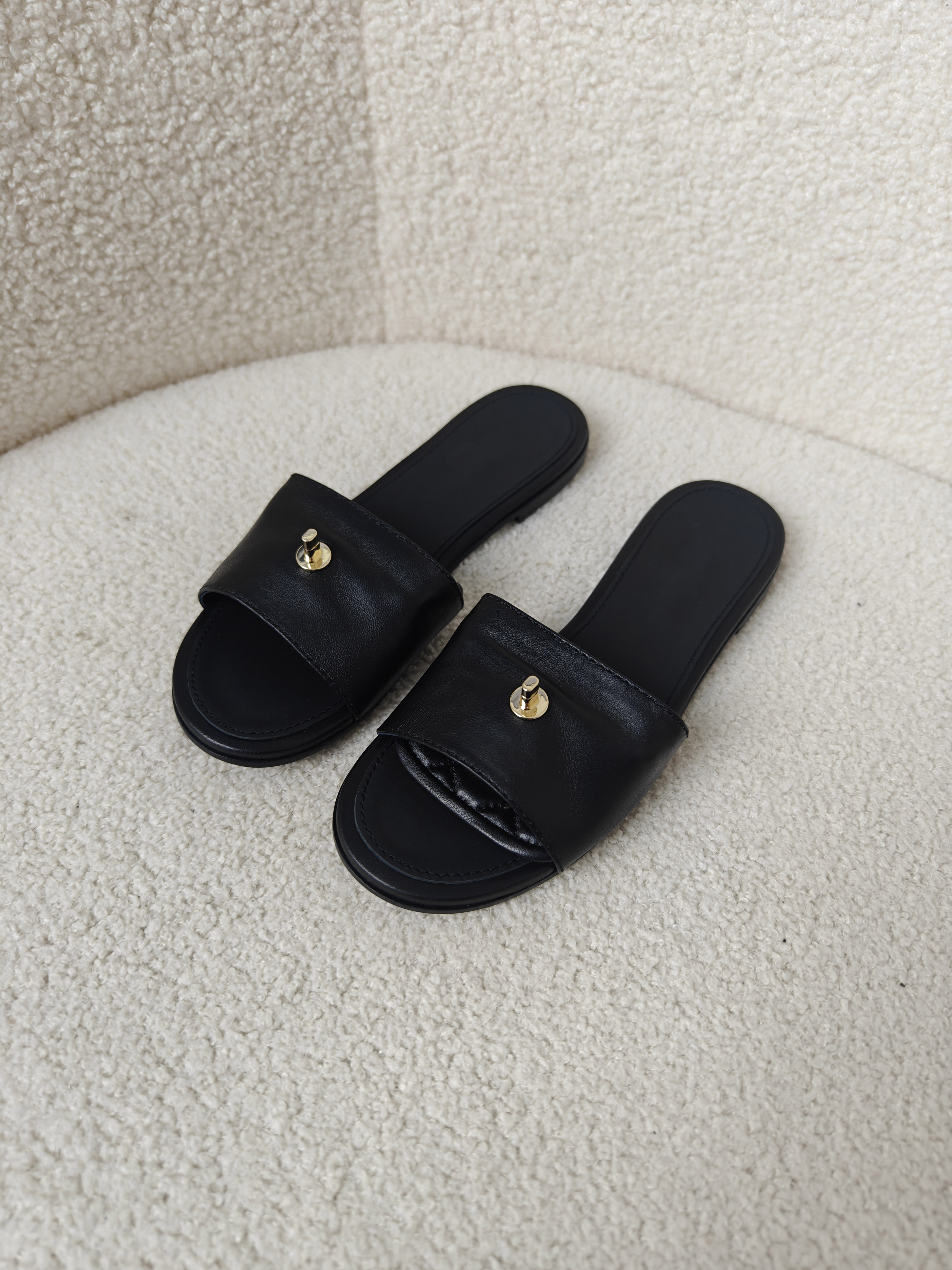 老王甄选 夏季新款 极简休闲真皮大底女士拖鞋