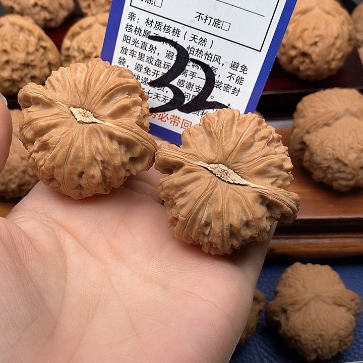 桃核吊坠白狮子头46