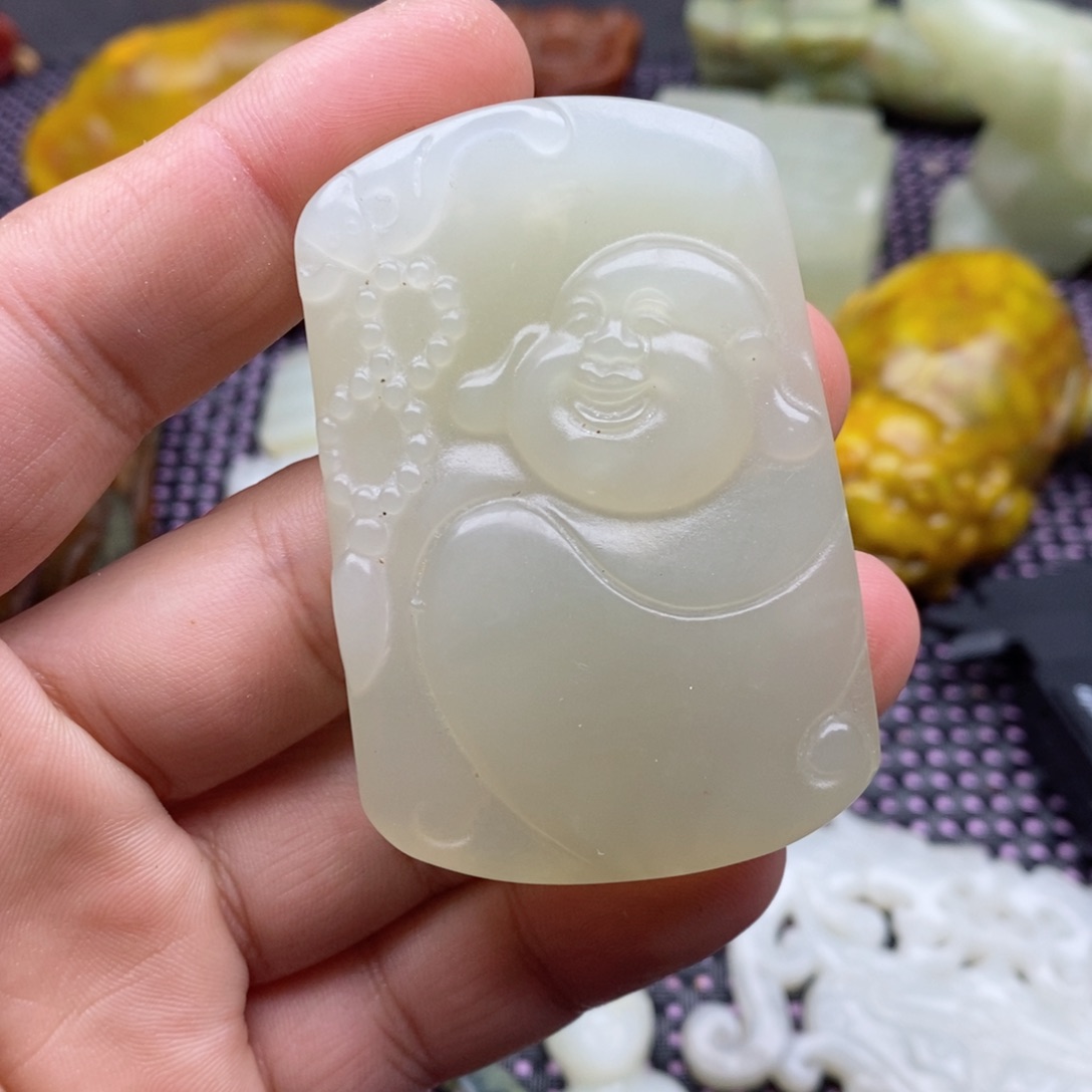 蛇纹石玉颈饰未镶嵌