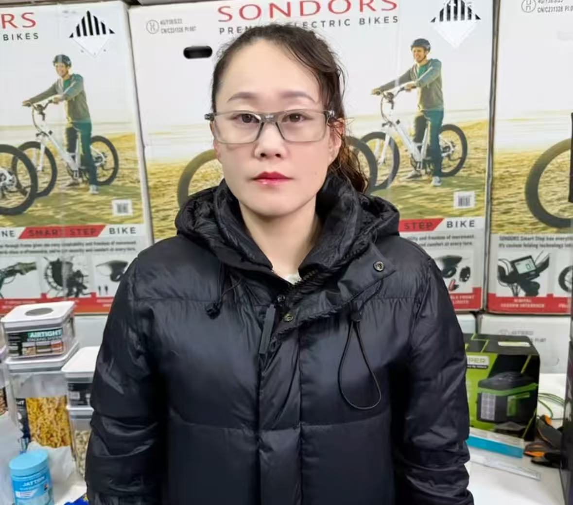 挂脖老花镜防丢设计