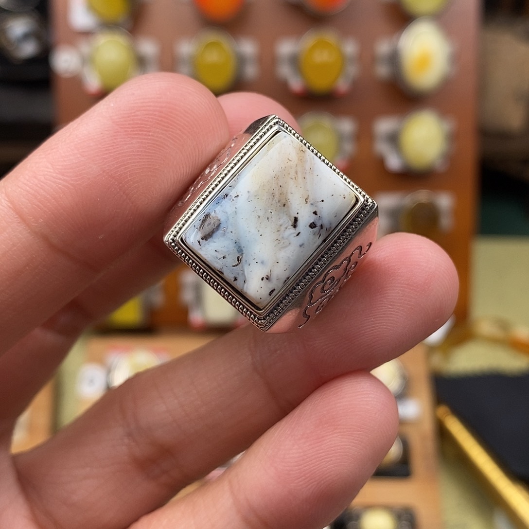 琥珀戒指银S925镶嵌蜜蜡