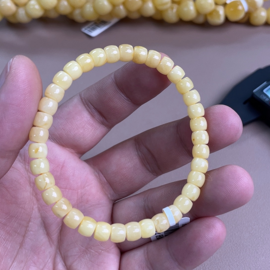 琥珀裸石未镶嵌0030000000