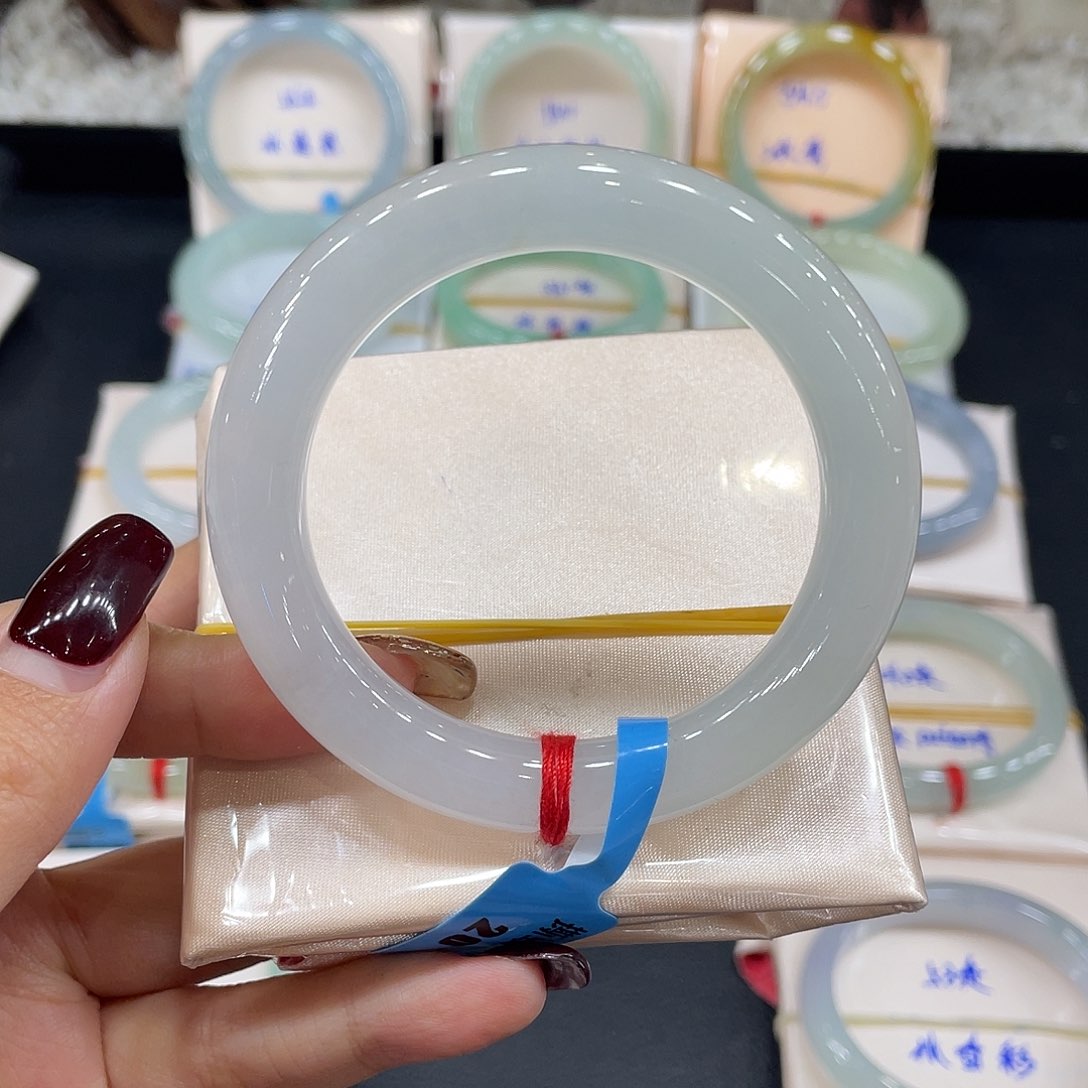 翡翠手镯未镶嵌S****g天然翡翠